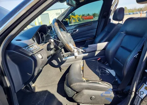 2015 Mercedes-Benz E 350 z USA, uszkodzony, nr VIN WDDHF5KB7FB129952